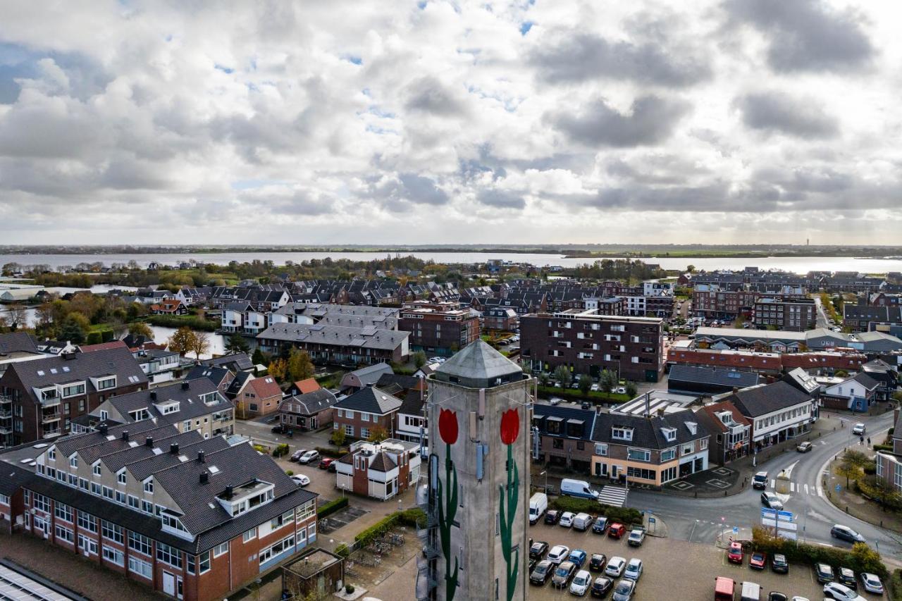 B&B De Tulpentoren Roelofarendsveen Exterior foto