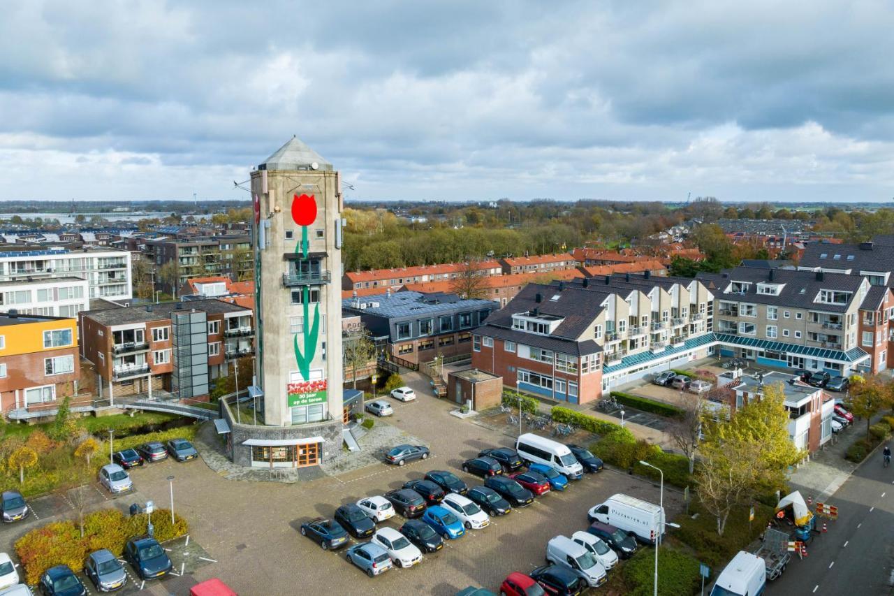 B&B De Tulpentoren Roelofarendsveen Exterior foto
